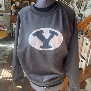BYU Crewneck performance Sweatshirt by stadium size M